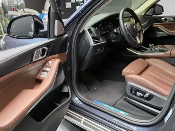 2021 BMW X7 с пробегом 27 376 км