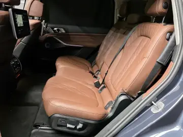 2021 BMW X7 с пробегом 27 376 км