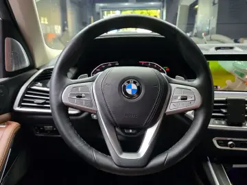 2021 BMW X7 с пробегом 27 376 км