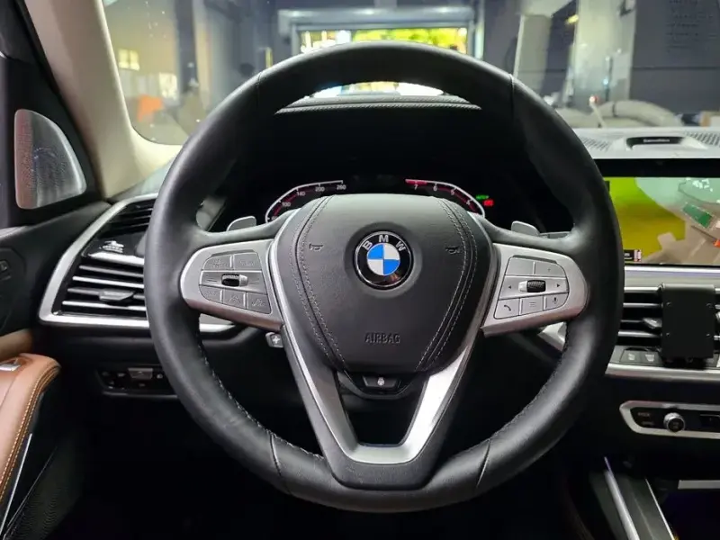 2021 BMW X7 с пробегом 27 376 км