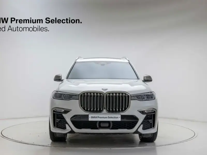 2022 BMW X7 с пробегом 82 643 км