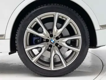 2022 BMW X7 с пробегом 82 643 км