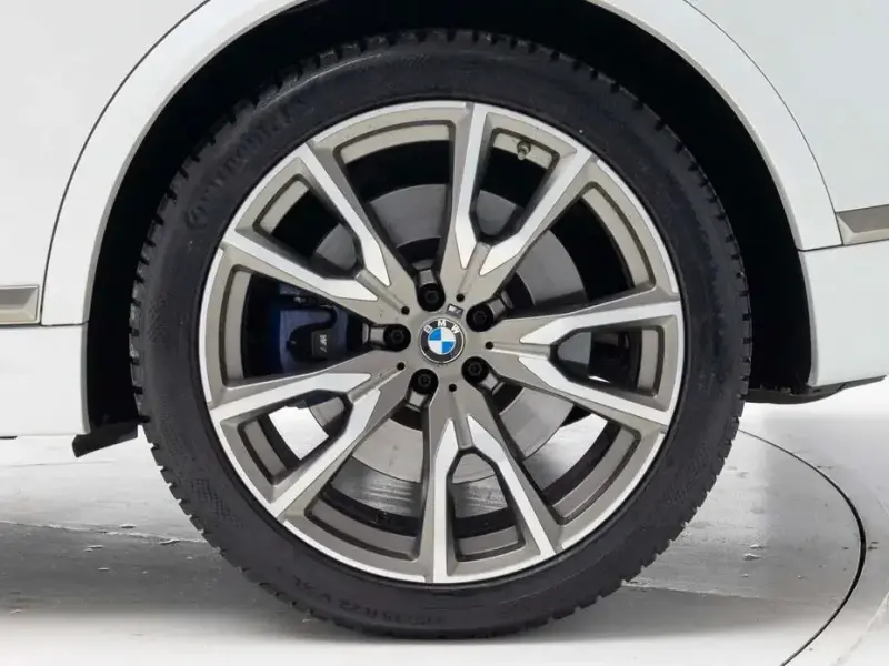 2022 BMW X7 с пробегом 82 643 км