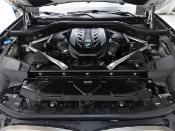 2022 BMW X7 с пробегом 82 643 км