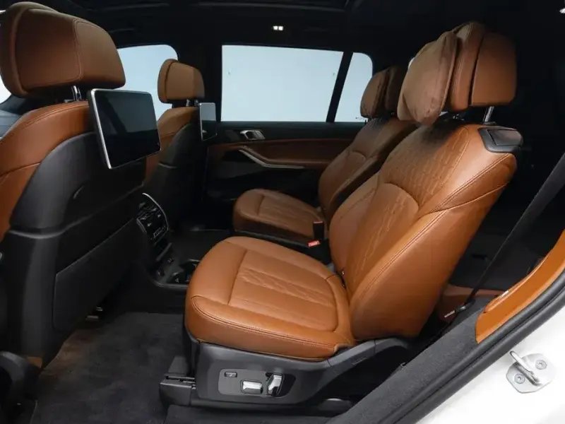 2022 BMW X7 с пробегом 82 643 км