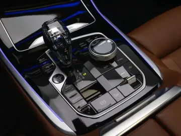 2022 BMW X7 с пробегом 82 643 км