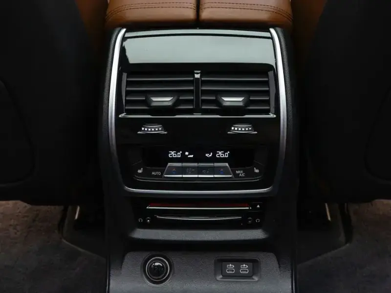 2022 BMW X7 с пробегом 82 643 км