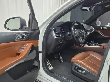 2022 BMW X7 с пробегом 71 678 км