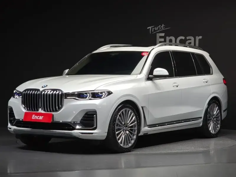 2022 BMW X7 с пробегом 23 573 км