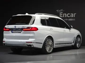 2022 BMW X7 с пробегом 23 573 км