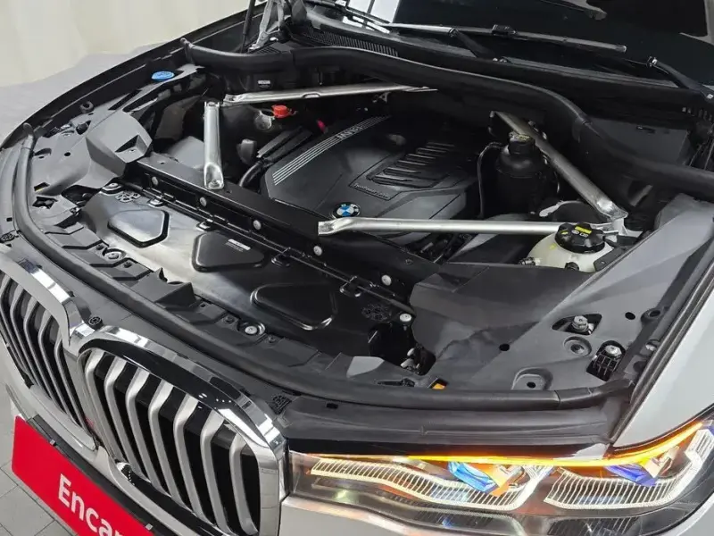 2022 BMW X7 с пробегом 23 573 км