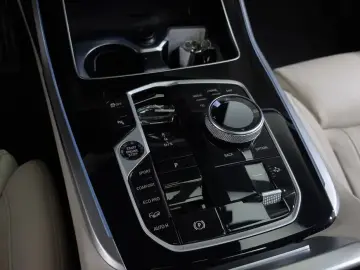 2023 BMW X7 с пробегом 59 227 км