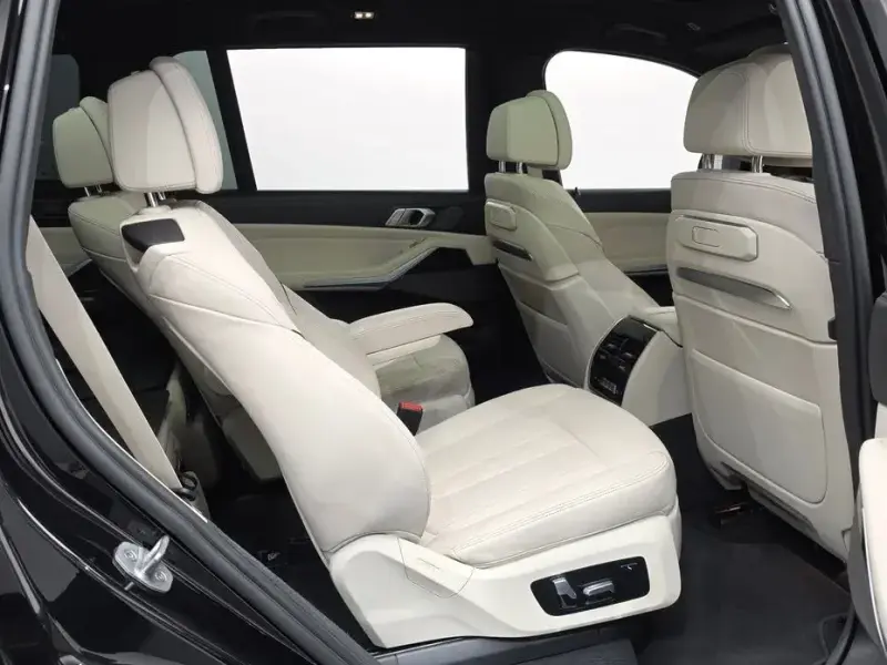 2023 BMW X7 с пробегом 59 227 км