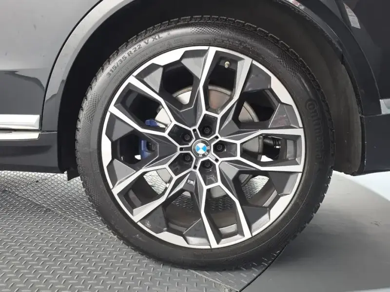 2023 BMW X7 с пробегом 59 227 км