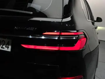 2023 BMW X7 с пробегом 59 227 км