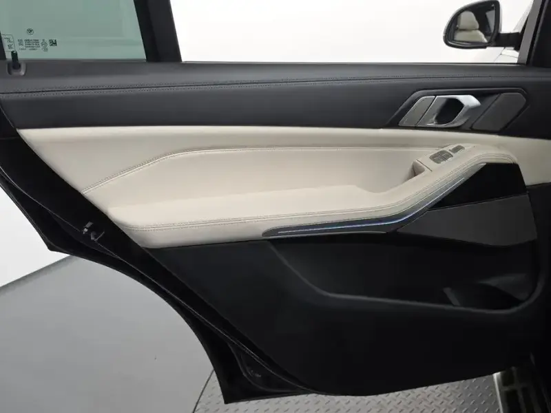 2023 BMW X7 с пробегом 59 227 км
