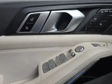 2023 BMW X7 с пробегом 59 227 км