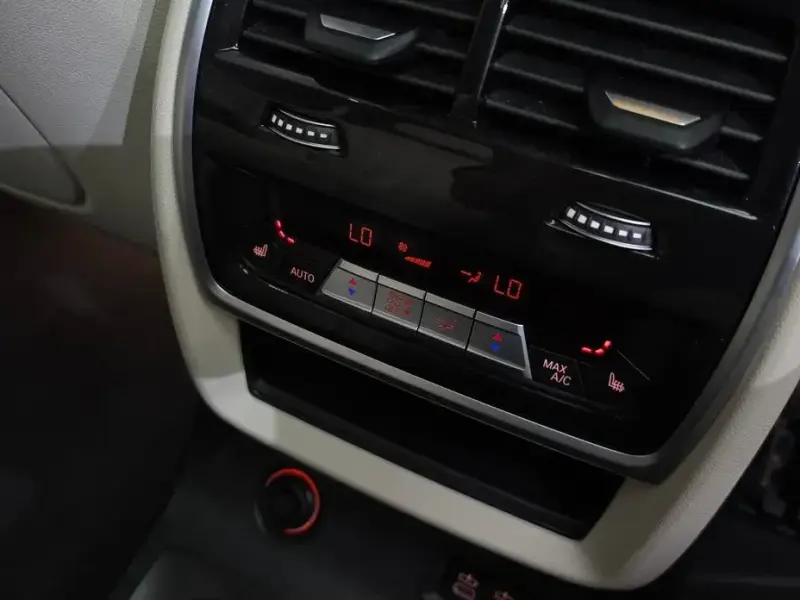 2023 BMW X7 с пробегом 59 227 км