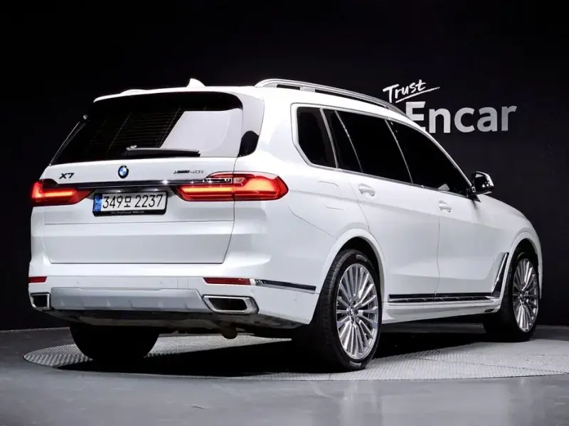 2022 BMW X7 с пробегом 113 857 км
