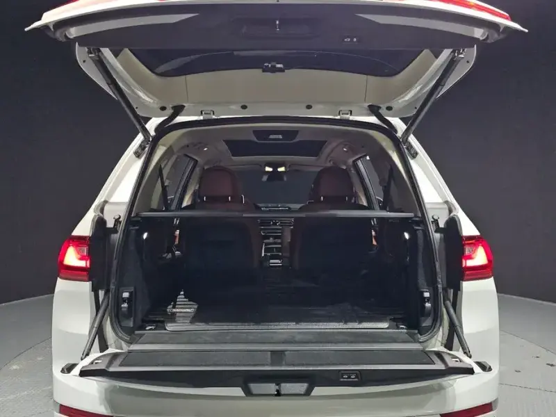 2022 BMW X7 с пробегом 113 857 км
