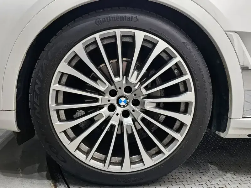 2021 BMW X7 с пробегом 39 595 км