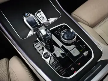 2021 BMW X7 с пробегом 39 595 км