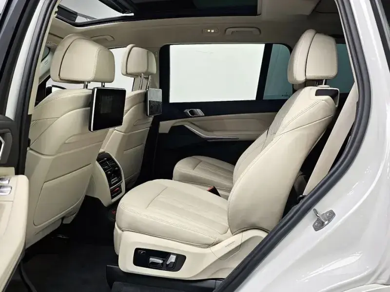 2021 BMW X7 с пробегом 39 595 км