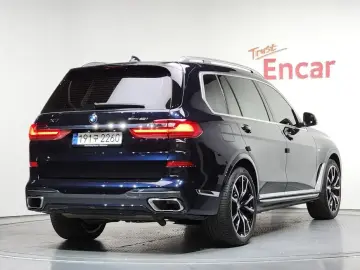 2022 BMW X7 с пробегом 30 083 км
