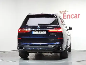 2022 BMW X7 с пробегом 30 083 км
