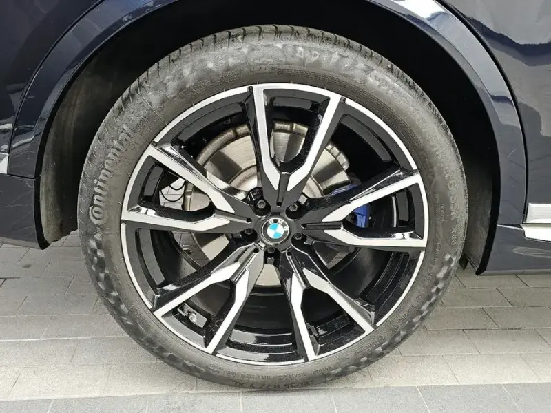 2022 BMW X7 с пробегом 30 083 км