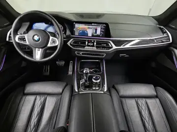 2022 BMW X7 с пробегом 30 083 км