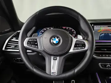 2022 BMW X7 с пробегом 30 083 км