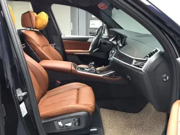 2022 BMW X7 с пробегом 31 333 км