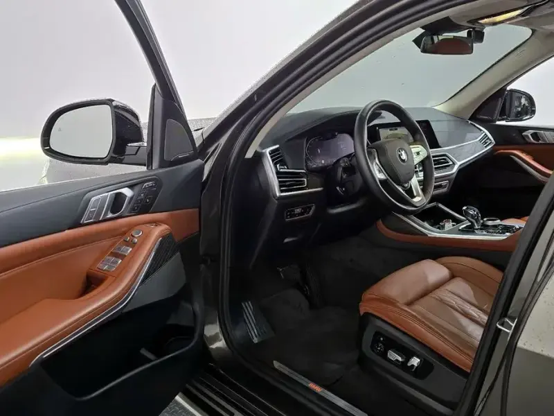 2022 BMW X7 с пробегом 48 681 км