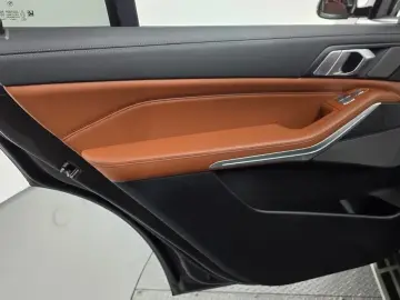 2022 BMW X7 с пробегом 48 681 км