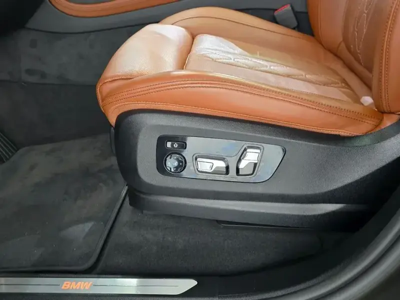 2022 BMW X7 с пробегом 48 681 км