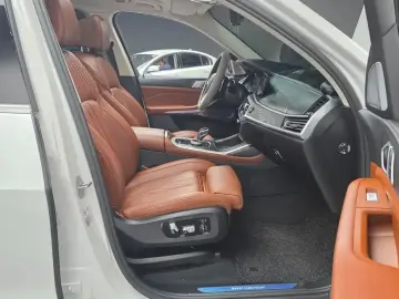 2021 BMW X7 с пробегом 18 101 км