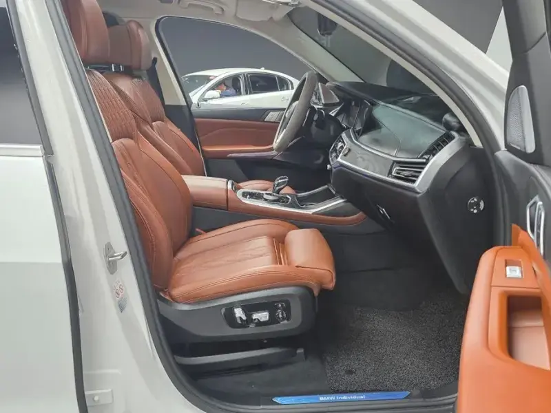 2021 BMW X7 с пробегом 18 101 км