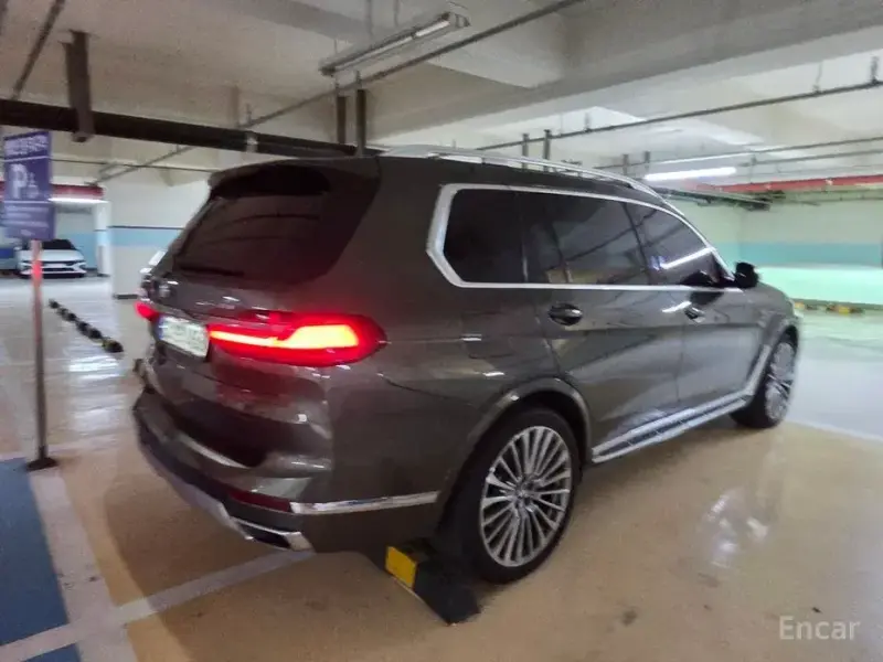 2021 BMW X7 с пробегом 73 922 км