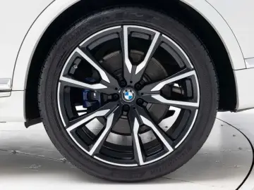 2021 BMW X7 с пробегом 82 183 км