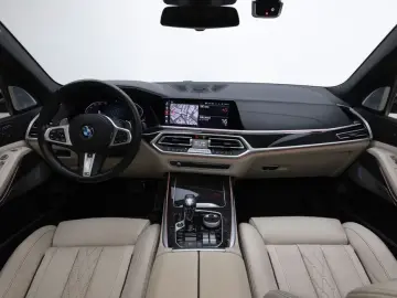 2021 BMW X7 с пробегом 82 183 км