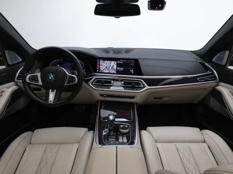 2021 BMW X7 с пробегом 82 183 км