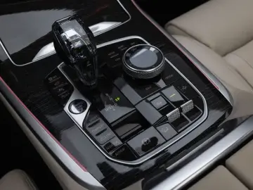2021 BMW X7 с пробегом 82 183 км