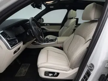 2021 BMW X7 с пробегом 82 183 км