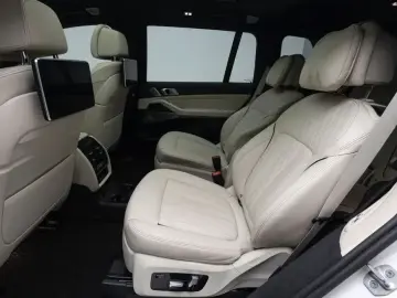 2021 BMW X7 с пробегом 82 183 км