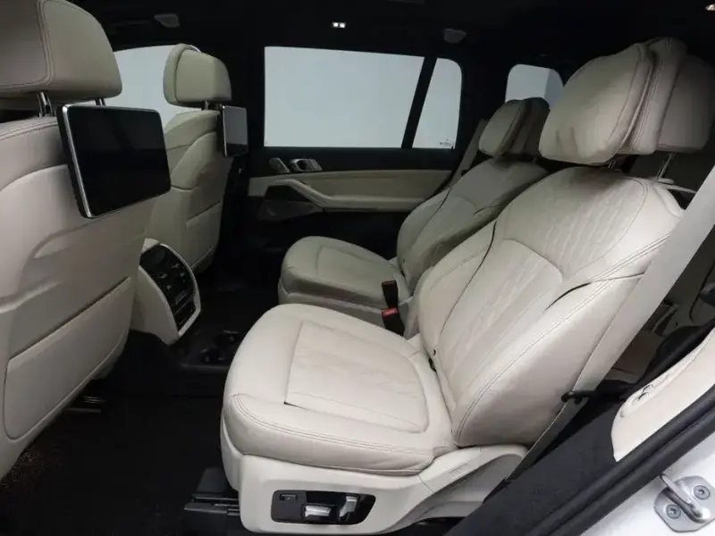 2021 BMW X7 с пробегом 82 183 км