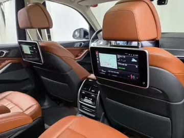 2022 BMW X7 с пробегом 110 956 км