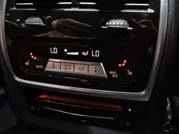 2021 BMW X7 с пробегом 86 071 км