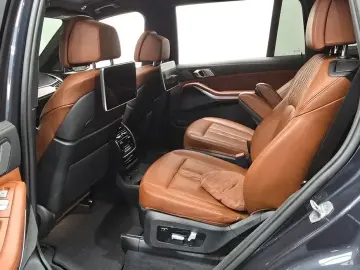 2021 BMW X7 с пробегом 86 071 км