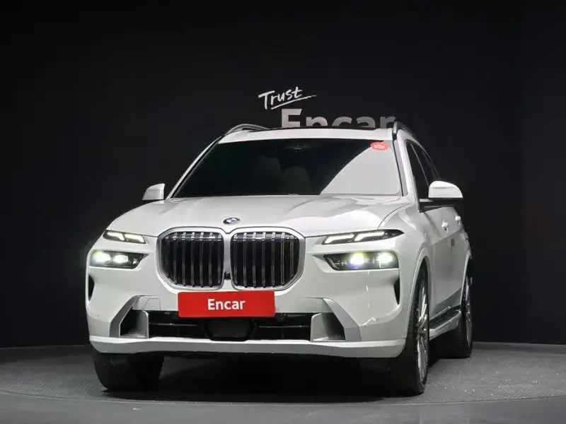 2023 BMW X7 с пробегом 30 828 км